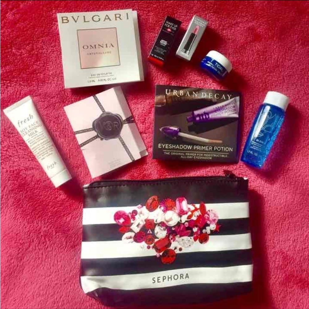 Sephora Deluxe 8 Sample + Beauty Bag